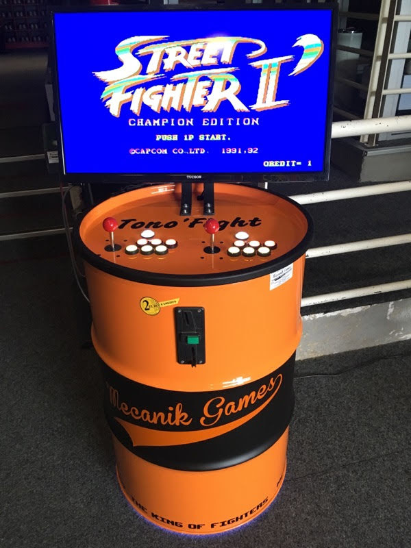 Borne d'arcade vintage Street Fighter, fabriqué par Electronic Concept. "Le TONO"
